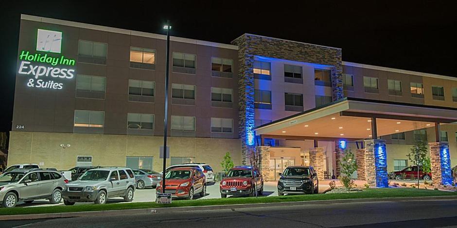 Holiday Inn Express & Suites Dayton North - Vandalia By Ihg Exterior photo