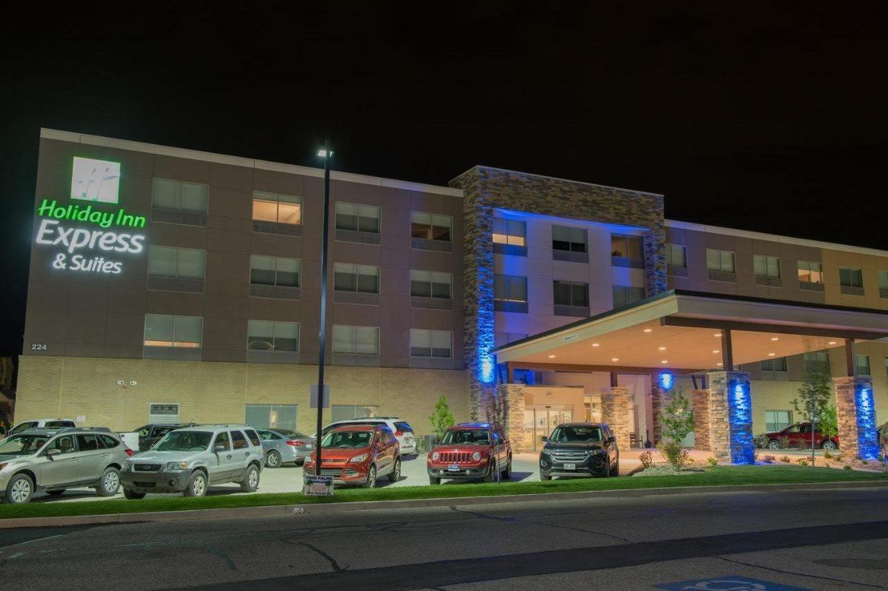 Holiday Inn Express & Suites Dayton North - Vandalia By Ihg Exterior photo